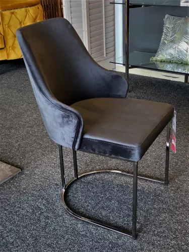 By Kohler  Berlin arm dining chair Velvet Black / Frame Black Chrome (201703)